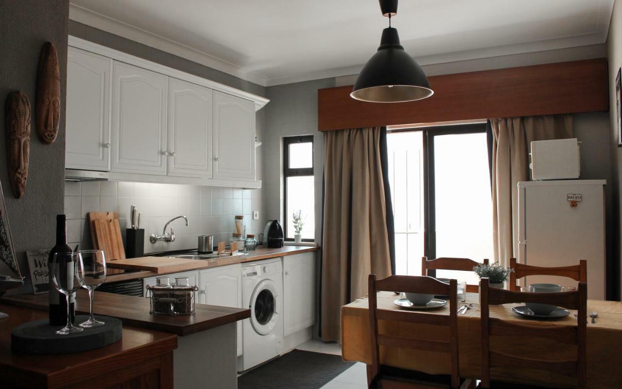 Lovely Oceanview Beach House Lägenhet Portimão Exteriör bild